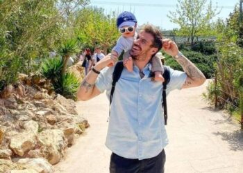 Άκης Πετρετζίκης