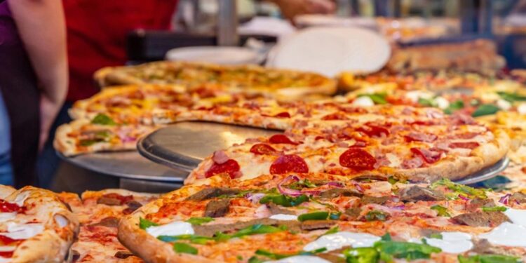 Πιτσαρία στην Αργυρούπολη έκανε αδήλωτο τζίρο 635.000 ευρώ μέσω πλατφόρμας delivery