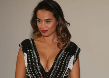 Πηνελόπη Πλάκα: Πρέπει να ρωτάμε τους ανθρώπους αν θέλουν να παντρευτούν;