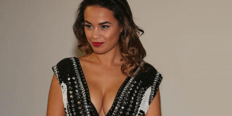 Πηνελόπη Πλάκα: Πρέπει να ρωτάμε τους ανθρώπους αν θέλουν να παντρευτούν;