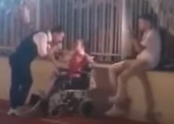 Alldaynews.gr Γιάννης Πλούταρχος: Γονάτισε μπροστά σε 22χρονη με τετραπληγία(Video)