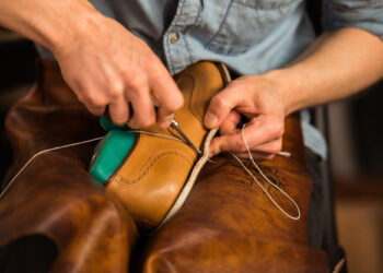 Ο καλοσυνάτος τσαγκάρης από τα Κύθηρα πήρε εκδίκηση σκοτώνοντας 15 άτομα (video)