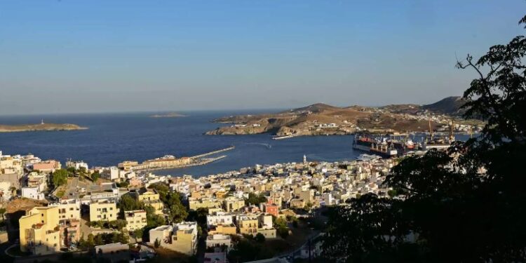 Alldaynews.gr «Ντου» σε καταστήματα και παραλίες σε Άνδρο και Σύρο – 18.000 ευρώ πρόστιμα