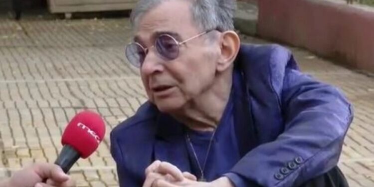 Alldaynews.gr Τέρης Χρυσός: «Δεν παντρεύτηκα ποτέ εξαιτίας της μάνας μου. Η μια της ξίνιζε και η άλλη της βρώμαγε»
