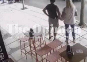 Θεσσαλονίκη: Έκλεψαν χρηματοκιβώτιο μέρα μεσημέρι –  Περαστικοί κοιτούσαν σαστισμένοι (video)
