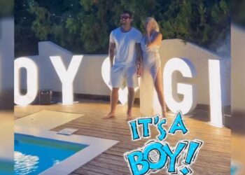 Ιωάννα Τούνη: Θα κάνει αγόρι – Βούτηξε με τα ρούχα στην πισίνα ο Αλεξάνδρου