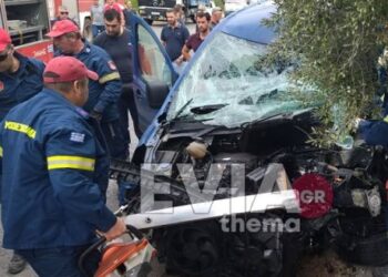 Σοβαρό τροχαίο μετά από σφοδρή σύγκρουση οχημάτων – Εγκλωβισμένος ένας οδηγός