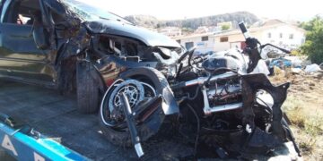 Θρήνος για τον Γιώργο: Νεκρός μετά από σφοδρή σύγκρουση μηχανής με ΙΧ[Σοκαριστικές Εικόνες]