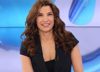 Alldaynews.gr Πόπη Τσαπανίδου: ”Με σέρνει από τη μύτη…”