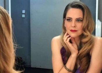 Ρένα Μόρφη: Ποζάρει με το μαγιό της και πάθαμε πλάκα