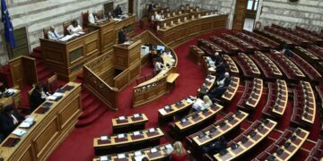 Alldaynews.gr Μαξίμου: «Ναι» στην πρόταση Τσίπρα για έκτακτο άνοιγμα της Βουλής – Ανοίγει στις 22 Αυγούστου για τις παρακολουθήσεις