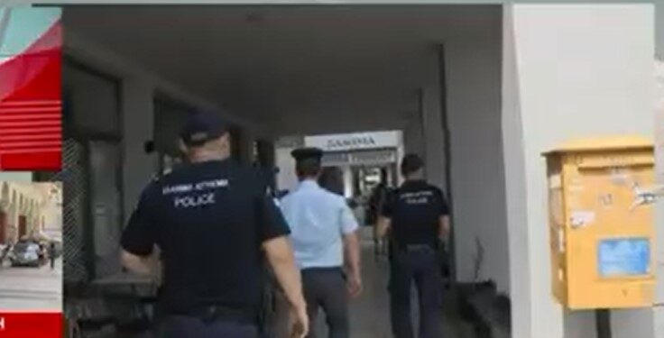 Alldaynews.gr Αστυνομικός χαστούκισε γυναίκα για μία θέση πάρκινγκ στην Καλαμαριά (video)