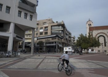 Σοκ στη Θεσσαλονίκη: Ανήλικοι επιτέθηκαν χωρίς λόγο σε περαστικό και τον έστειλαν στο νοσοκομείο!