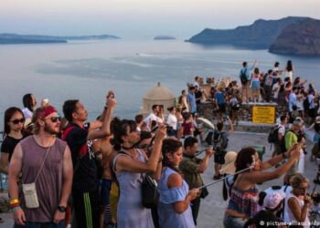 Πρωτόγνωρα μέτρα στα νησιά: Ο λόγος που θα πληρώσουμε πολύ ακριβά το φετινό ρεκόρ στον τουρισμό