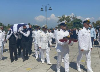 «Λυπάμαι που δεν πρόλαβα ένα χορό μαζί σου» – Συγκίνησε ο επικήδειος του αρχηγού των Δοκίμων για τη Θάλεια