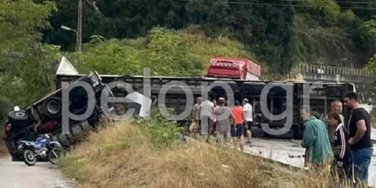 Φριχτό τροχαίο στην Πατρών – Πύργου με νταλίκα: Μία νεκρή, 4 τραυματίες (φωτο)