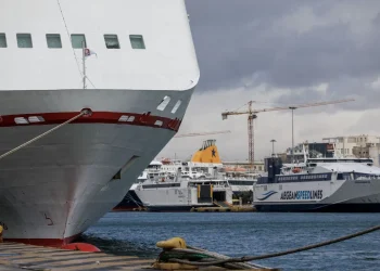 Απαγορευτικό απόπλου στο Λαύριο, ακυρώνονται δρομολόγια σε Ραφήνα-Πειραιά λόγω των ανέμων