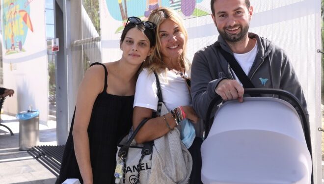 Alldaynews.gr Εξιτήριο για την Άννα Μπεζάν – «Λύγισε» μιλώντας για τη νεογέννητη κόρη της (φωτο, video)