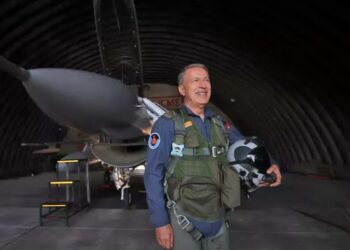 Νέα πρόκληση από τον Ακάρ: «Πέταξε» με F-16 πάνω από το βόρειο Αιγαίο