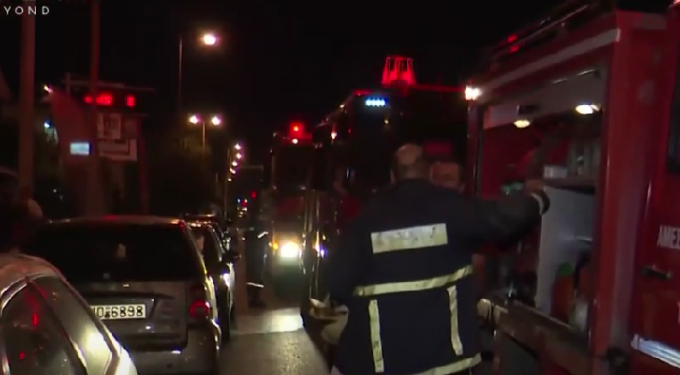 Alldaynews.gr Φωτιά σε πολυκατοικία στο Περιστέρι: Στο νοσοκομείο ένας 60χρονος (video)