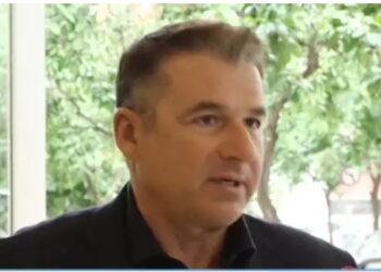 Ο Γιώργος Λιάγκας απαντά για τον τίτλο της εκπομπής της Φαίης Σκορδά