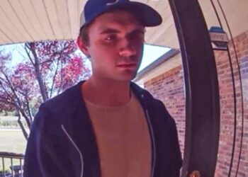 Άγριο Έγκλημα: Σκότωσε τον πρώην της κόρης του ενώ επιχειρούσε να εισβάλει στο σπίτι[video]