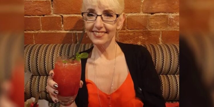 53χρονη  πήγε για πλαστική στην Τουρκία και της έβαλαν… ανάποδα το στήθος!