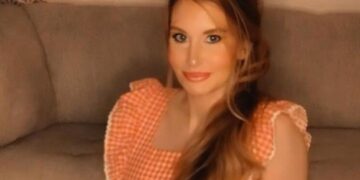 Γυναίκα με δύο κόλπους εξομολογείται: «Έχω διπλή περίοδο – Τα κάνω όλα διπλά»