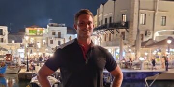 Alldaynews.gr Ο Γερμανός τουρίστας που έζησε το θρίλερ με τους “νταήδες” ξεσπάει: “Να ζητήσουν συγγνώμη από τους Έλληνες”