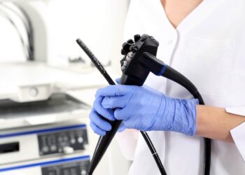 Πασίγνωστος ηθοποιός πήγε για κολονοσκόπηση συνοδεία… κάμερας[video]