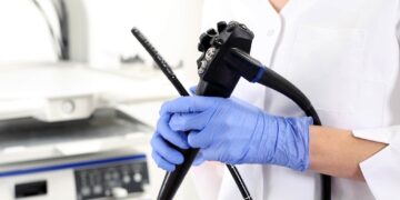 Πασίγνωστος ηθοποιός πήγε για κολονοσκόπηση συνοδεία… κάμερας[video]