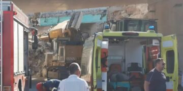 Alldaynews.gr Μέγαρα: Κατέρρευσε γέφυρα υπό κατασκευή – Δύο τραυματίες