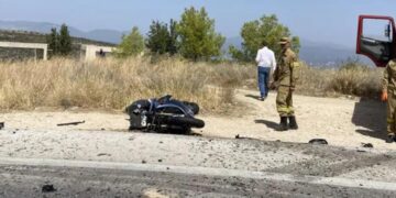 Τραγωδία με νεκρό 37χρονο: “Καρφώθηκε” με την μηχανή σε τουριστικό λεωφορείο[photos]