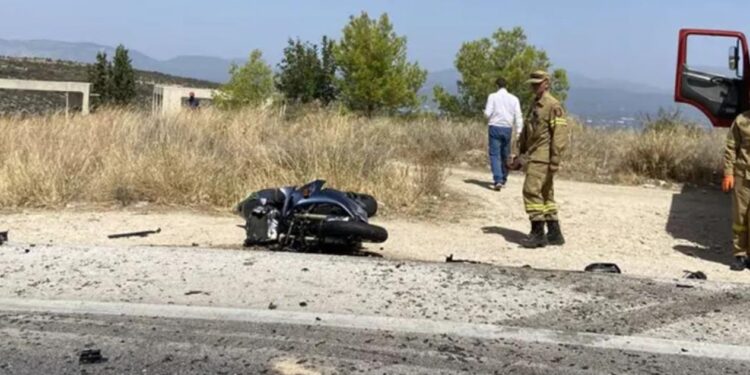 Τραγωδία με νεκρό 37χρονο: “Καρφώθηκε” με την μηχανή σε τουριστικό λεωφορείο[photos]