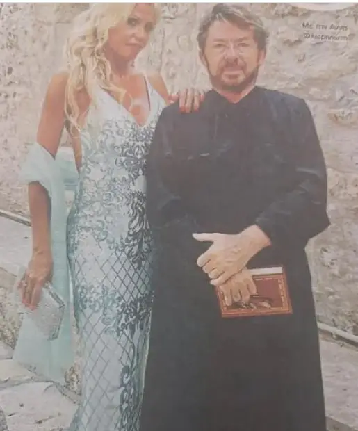 Νίκος Χορταρέας: Φόρεσε ξανά ράσα και λειτούργησε σε γάμο στην Κρήτη