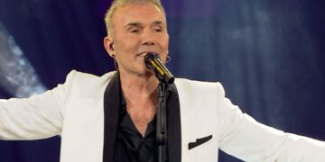 Alldaynews.gr Ρόκκος: «Είχε λιποθυμήσει η γυναίκα μου και ήρθε μια κοπέλα για να βγάλουμε selfie, την έστειλα στο διάολο» (vid)