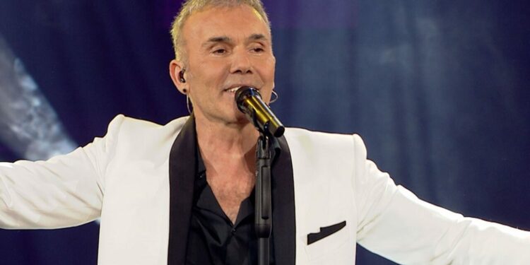 Alldaynews.gr Ρόκκος: «Είχε λιποθυμήσει η γυναίκα μου και ήρθε μια κοπέλα για να βγάλουμε selfie, την έστειλα στο διάολο» (vid)