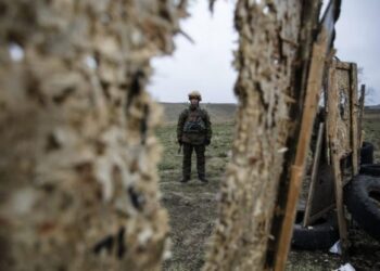 Πόλεμος στην Ουκρανία: Με σερβιέτες και ταμπον πηγαίνουν οι ρώσοι στρατιώτες στο μέτωπο