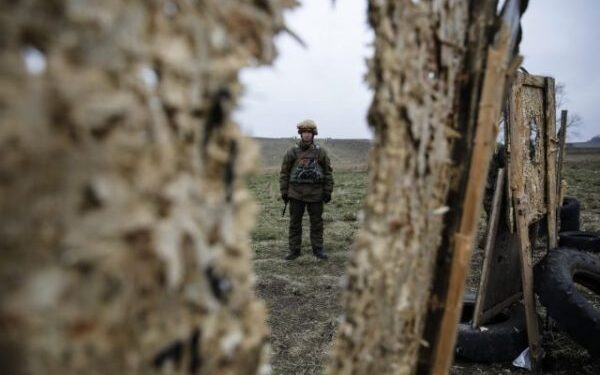 Πόλεμος στην Ουκρανία: Με σερβιέτες και ταμπον πηγαίνουν οι ρώσοι στρατιώτες στο μέτωπο