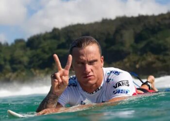 Νεκρός μετά από καυγά σε παμπ ο θρύλος του σερφ Κρις Ντέιβιντσον