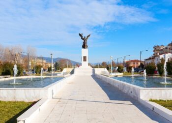 Ονειρούπολη: Το πάρκο της Δράμας γέμισε ψόφια ψάρια και είναι γεμάτο βρόμα (φωτο, video)