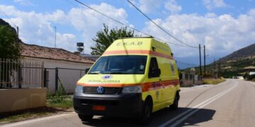 Τραγωδία: Βγήκε να πετάξει τα σκουπίδια και την Σκότωσε αυτοκίνητο