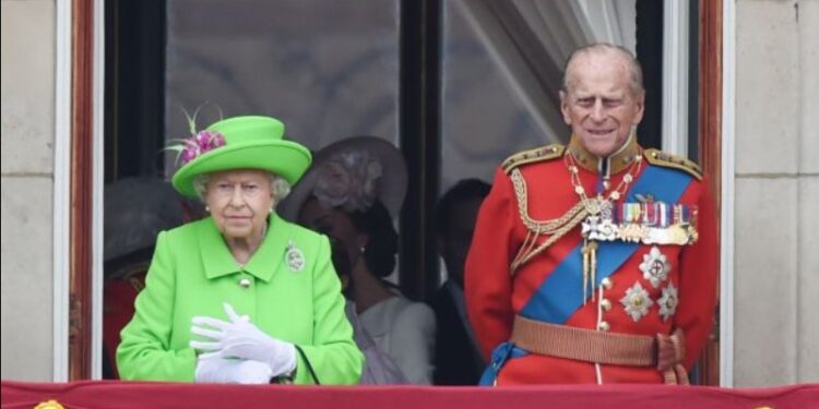 Βασίλισσα Ελισάβετ: Ο πρίγκιπας Φίλιππος παραμένει άταφος εδώ και ενάμιση χρόνο