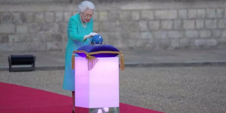 Alldaynews.gr Κρίσιμες ώρες για την Βασίλισσα Ελισάβετ: Αγωνία για την υγεία της – Όλη η Βασιλική Οικογένεια στο πλευρό της
