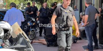 Alldaynews.gr Σοκ στη Θεσσαλονίκη: Λογιστής βγήκε στο δρόμο με πιστόλι σε κατάσταση αμόκ (video)