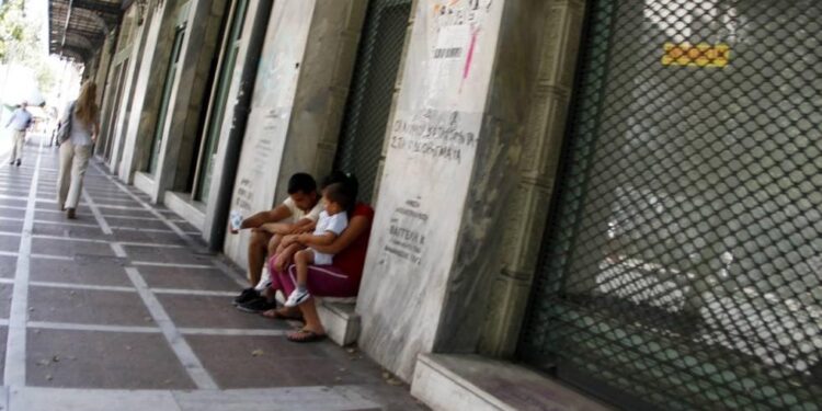 Θεσσαλονίκη: Έβαζε 6χρονη να ζητιανεύει έξω από μαγαζιά – Την παραμελούσε για να τη λυπούνται οι διερχόμενοι