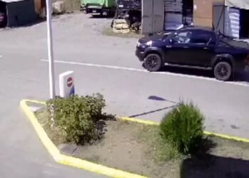 Alldaynews.gr Βίντεο ντοκουμέντο: Η 48χρονη Ευρυδίκη οδηγεί προς τη λίμνη – Συνεχίζονται οι έρευνες στην περιοχή