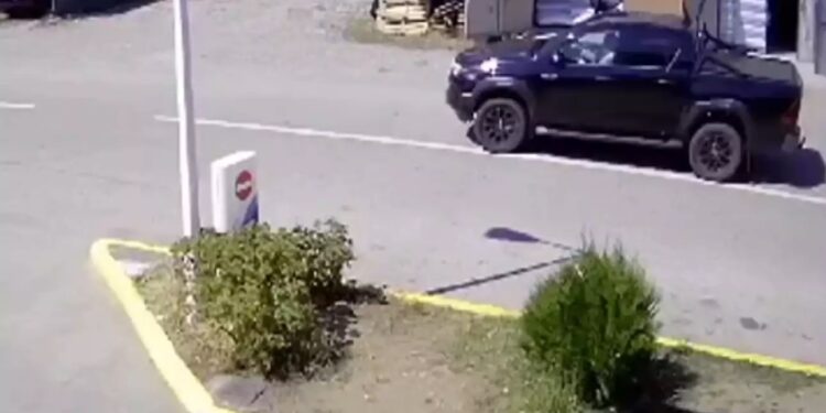 Βίντεο ντοκουμέντο: Η 48χρονη Ευρυδίκη οδηγεί προς τη λίμνη – Συνεχίζονται οι έρευνες στην περιοχή