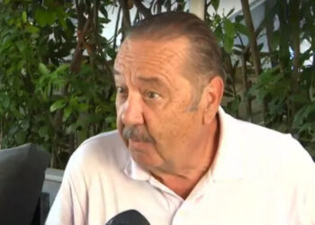 Alldaynews.gr Τάσος Κωστής: «Κατηγορήθηκε και καταδικάστηκε. Γιατί είναι έξω.. Προφυλακίστηκε και τον άφησαν.. Μπροστά στον δυνατό, κάθονται σούζα»