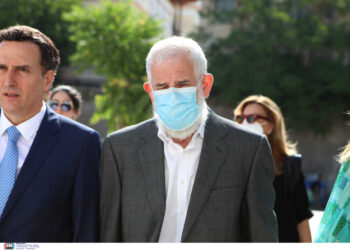 Alldaynews.gr Πέτρος Φιλιππίδης: «Είναι γλυκός άνθρωπος – Υπήρχαν θαυμάστριες, δεν χρειαζόταν να πιέσει» είπε η σύζυγός του